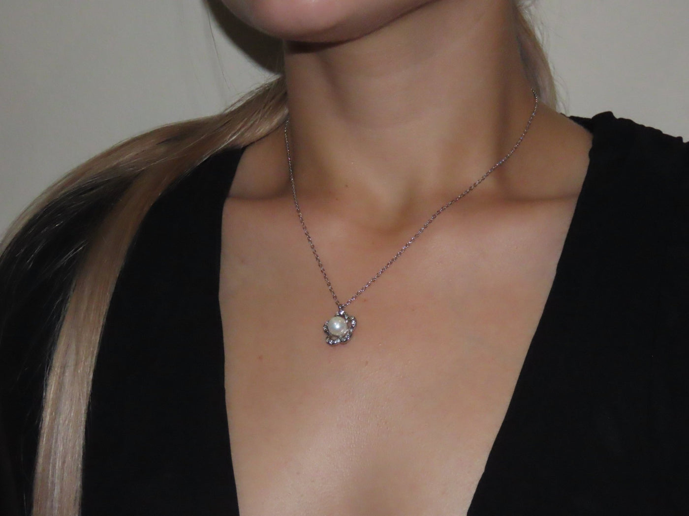 Pearl Flower Pendant Necklace - The Silver Goose SA