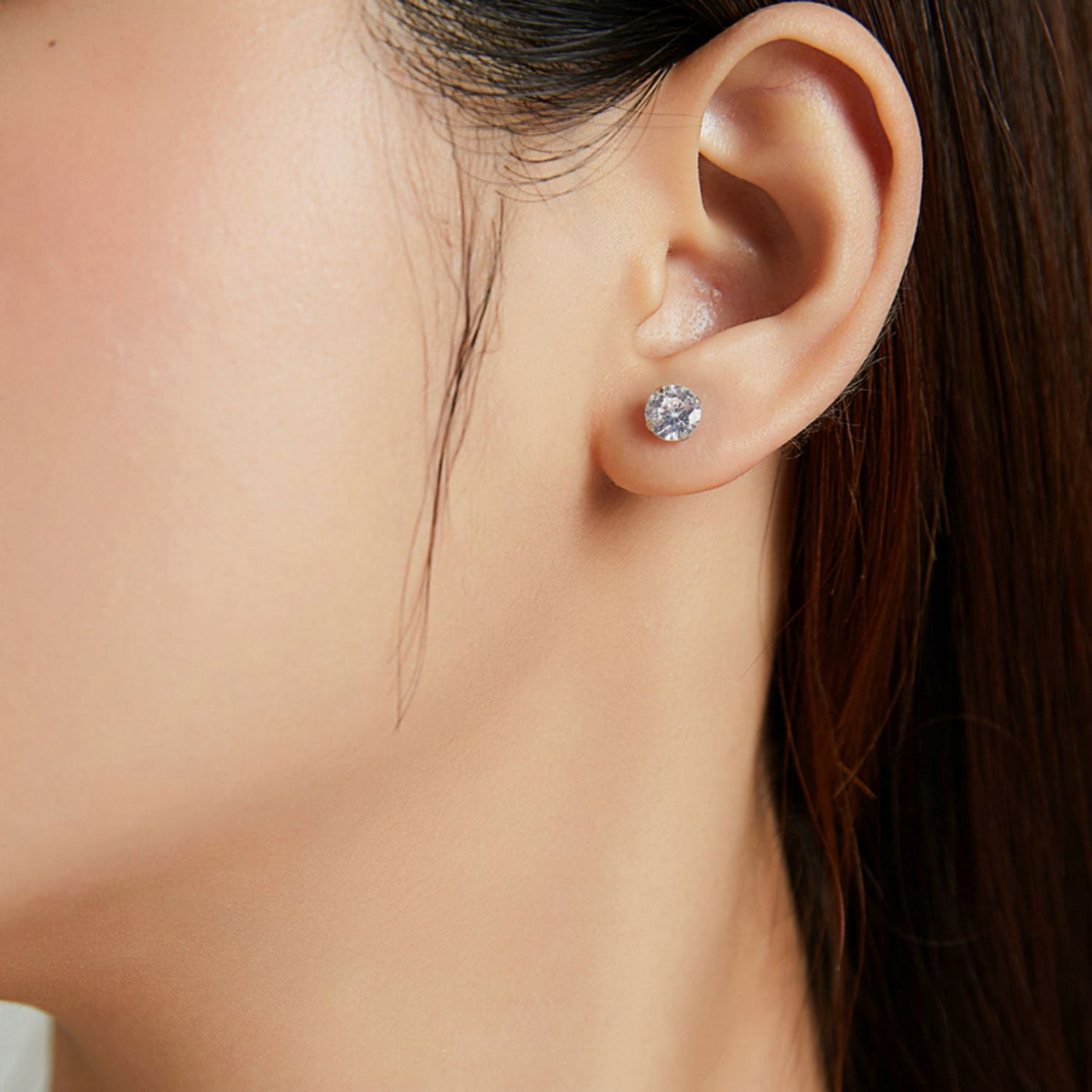 Dazzling Minimalist Stud Earrings - The Silver Goose SA