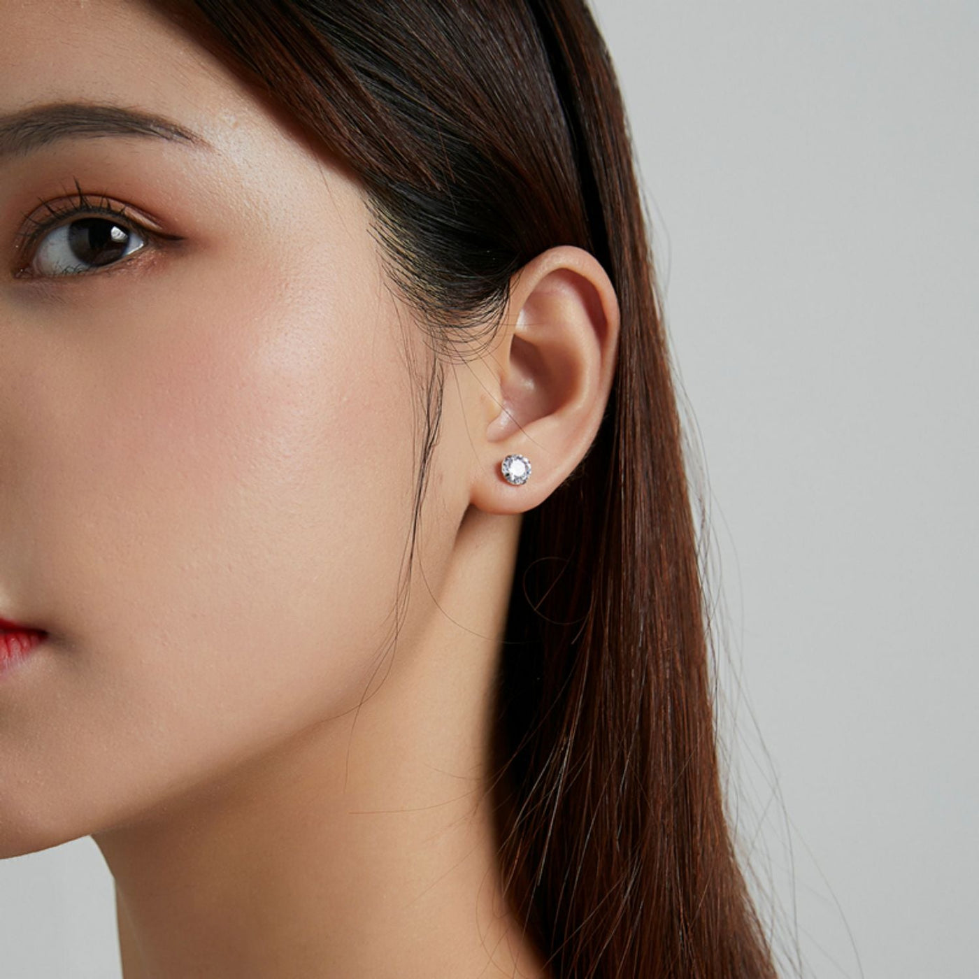 Dazzling Minimalist Stud Earrings - The Silver Goose SA