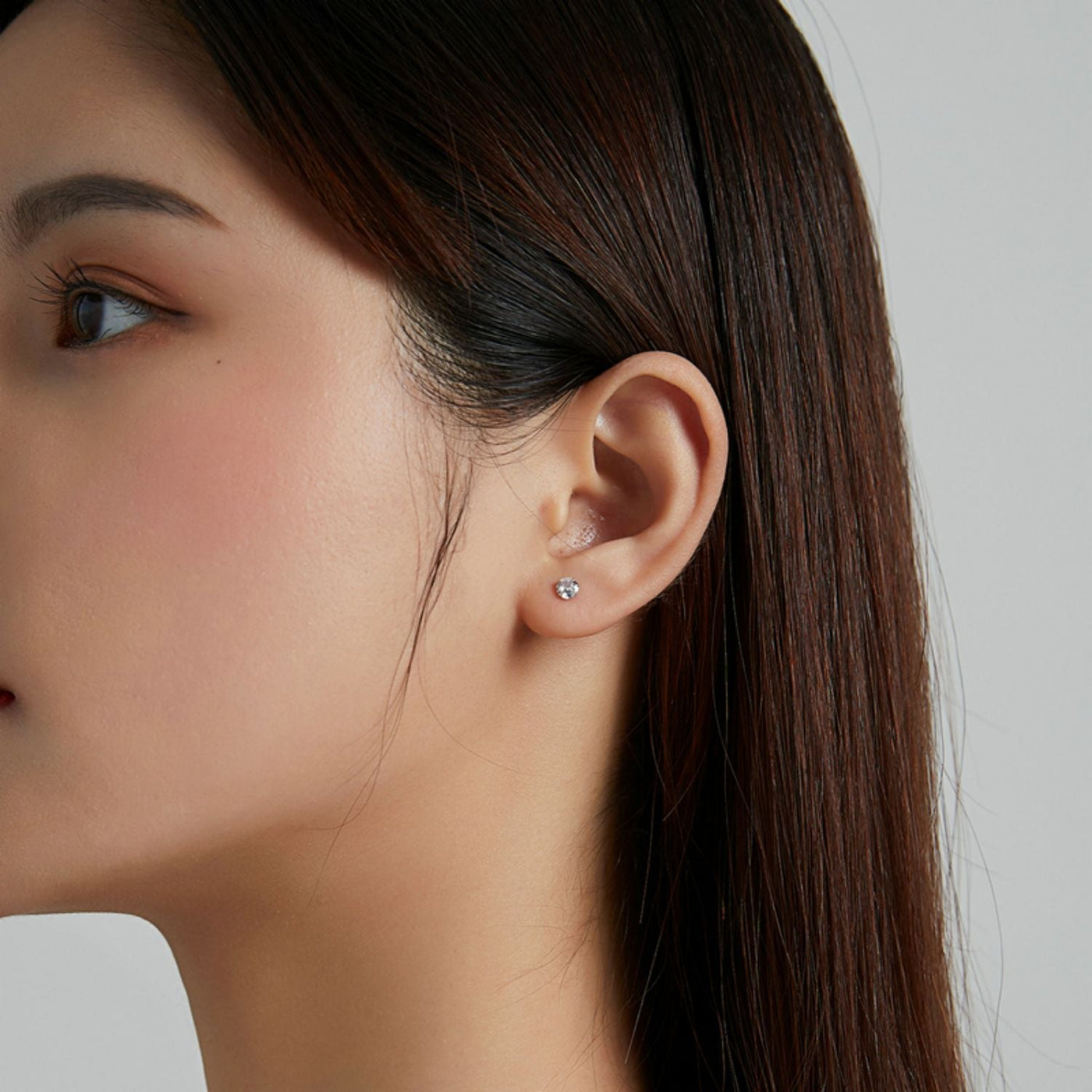 Dazzling Minimalist Stud Earrings - The Silver Goose SA