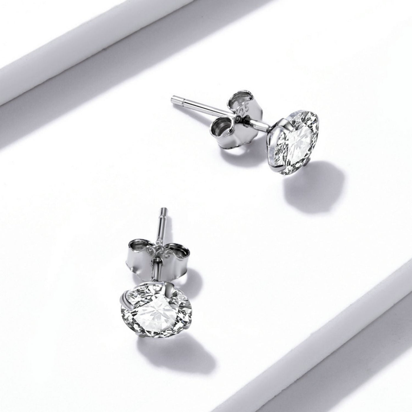 Dazzling Minimalist Stud Earrings - The Silver Goose SA